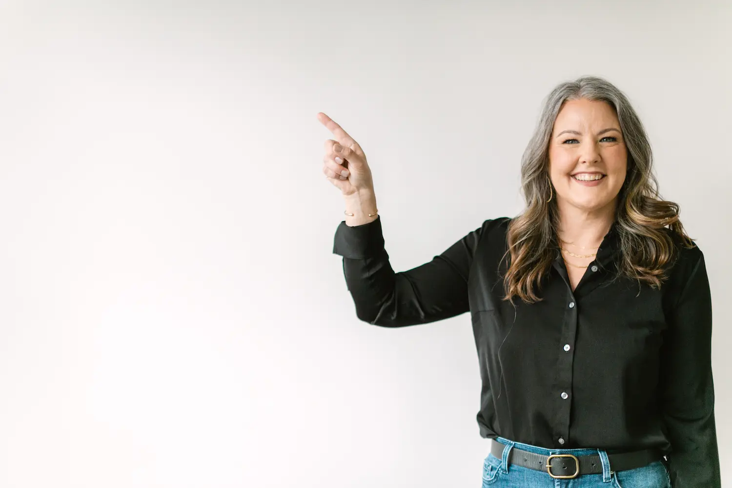 Kate, of Simple Pin Media, pointing.